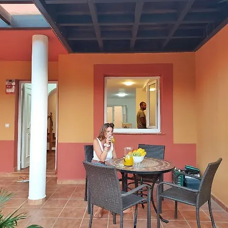 Kalani Surf House Homestay *